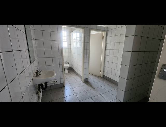573M² RETAIL TO LET IN HALFWAY HOUSE
